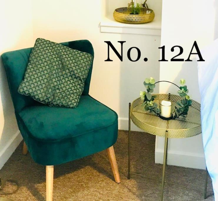 Flat 12A - Central, Modern, Bright Apartment With Free Wifi 奥本 外观 照片