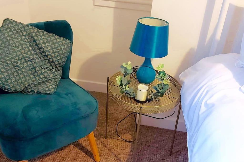 Flat 12A - Central, Modern, Bright Apartment With Free Wifi 奥本 外观 照片