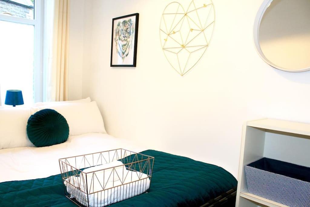 Flat 12A - Central, Modern, Bright Apartment With Free Wifi 奥本 外观 照片