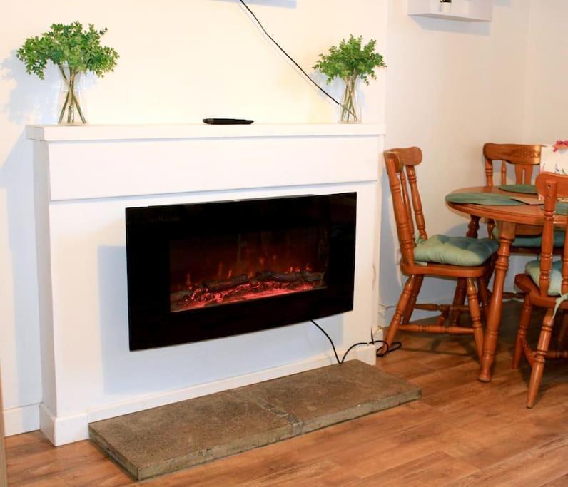 Flat 12A - Central, Modern, Bright Apartment With Free Wifi 奥本 外观 照片